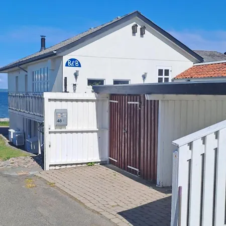 Strandhuset Bed & Breakfast 3*